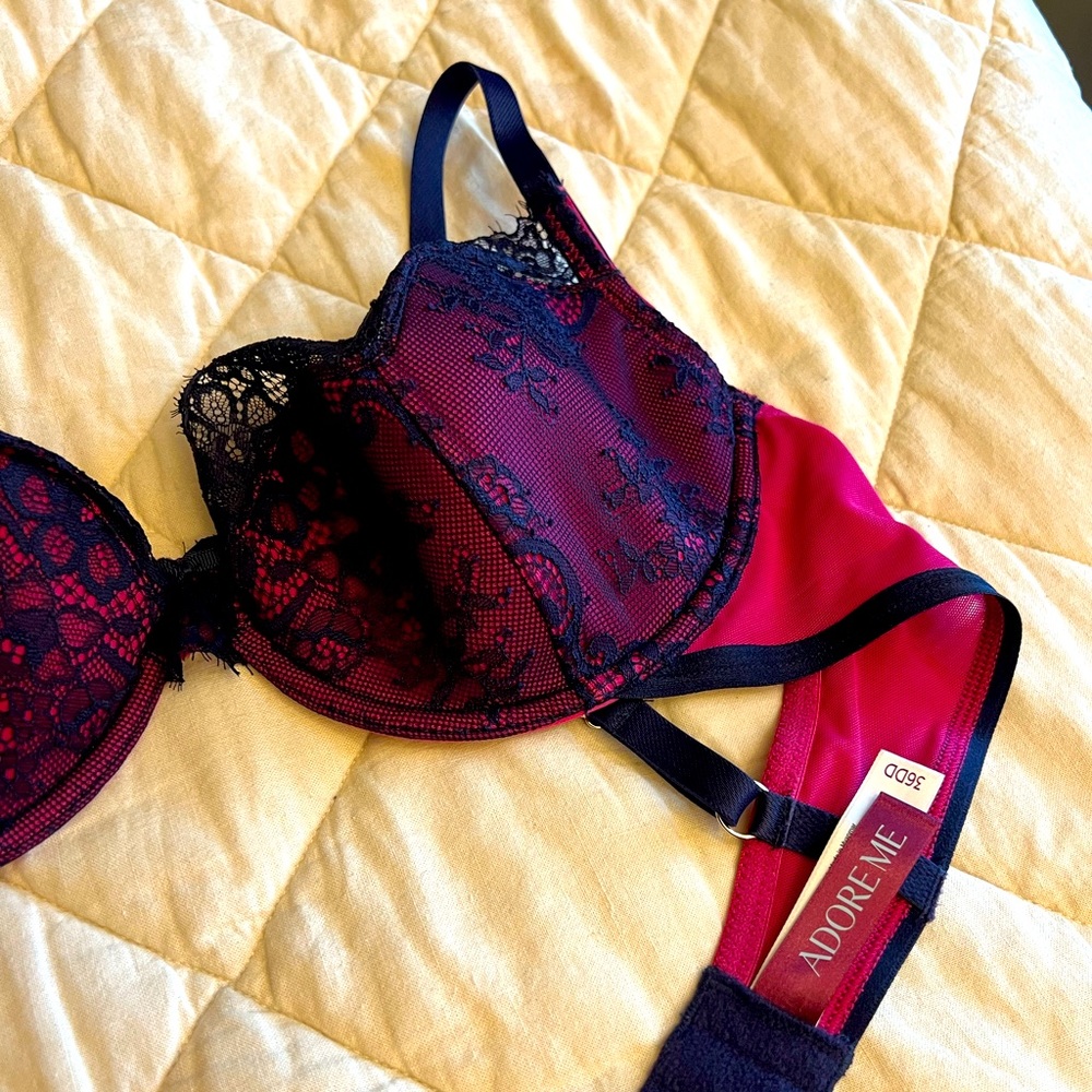 Adore Me 36DD - never worn! Pink/navy blue lace 💕🔹